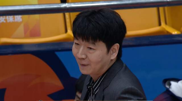 骑士休赛期调整阵容冲总冠军