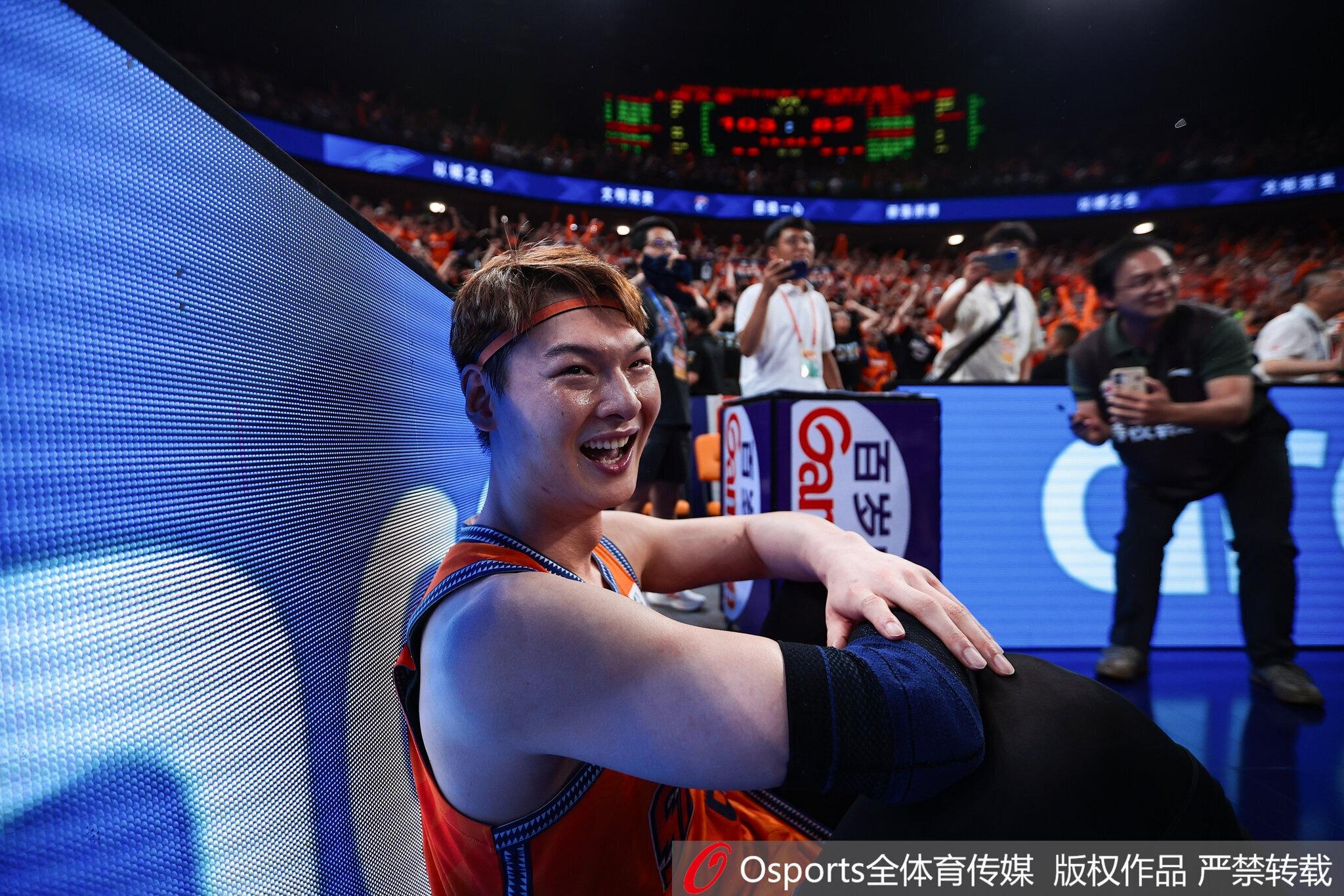 U17男篮虐委内瑞拉！张懿赵杰+2将齐爆，多人贡献，吕飞燕下替补