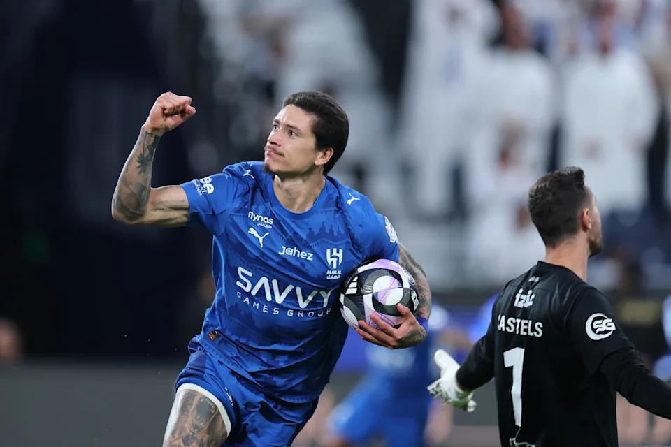 35岁69天，布努成为摩洛哥队史世界杯最年长出场球员